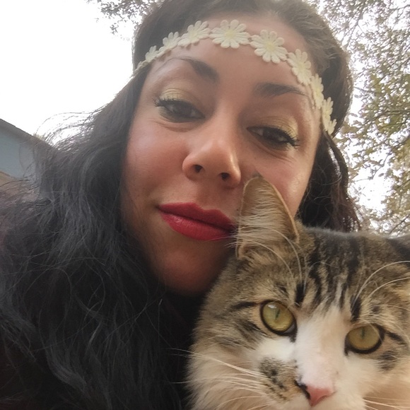 Meet your Posher, Cynthia - Picture 5 of 6